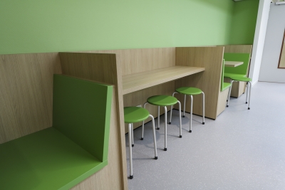 MAATMEUBILAIR EBEN HAËZERSCHOOL OLDEBROEK